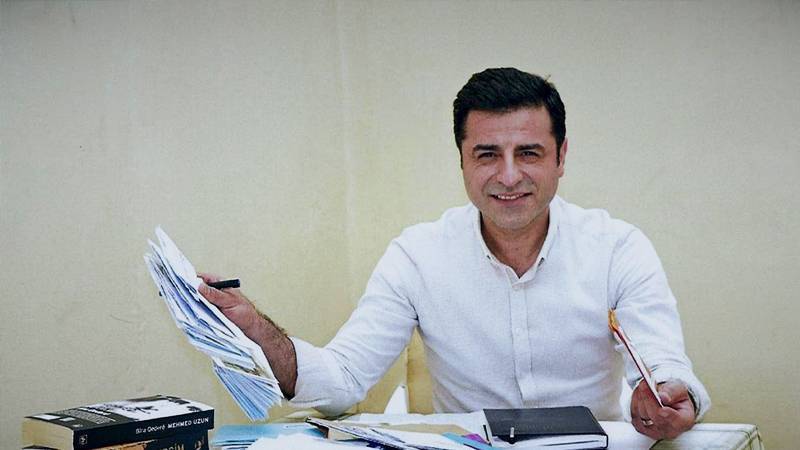 demirtas hakkinda tck 301den 13uncu dava 2 yila kadar hapis ve siyasi yasak isteniyor vkyB1bSm