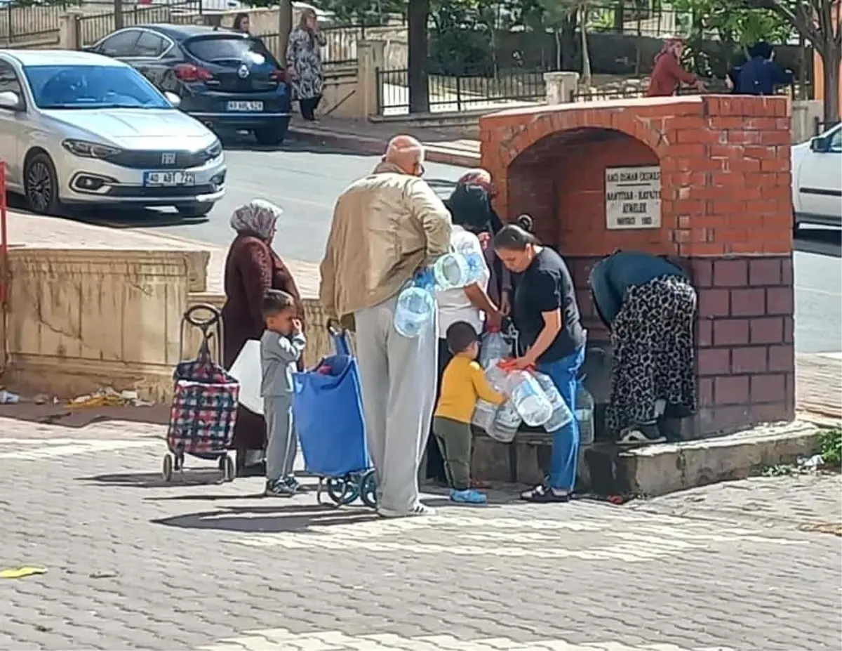 Kırşehir’de Su Kesintisi Mağduriyeti: Vatandaşlar Taşıma Su ile Hayat Mücadelesi Veriyor
