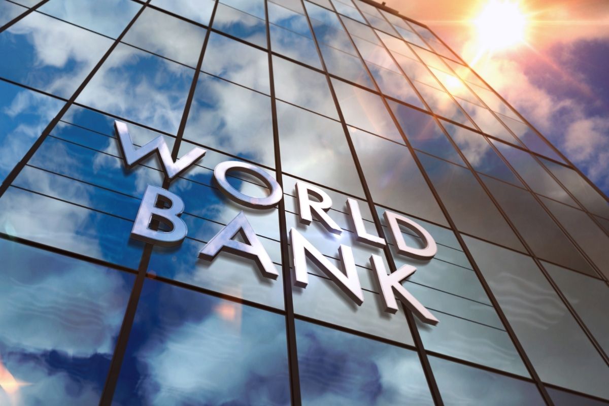 Dünya Bankası emtia fiyatlarının 2026’da 6 yılın en düşük seviyesine gerileyeceğini açıkladı, altın fiyatının artması öngörülüyor