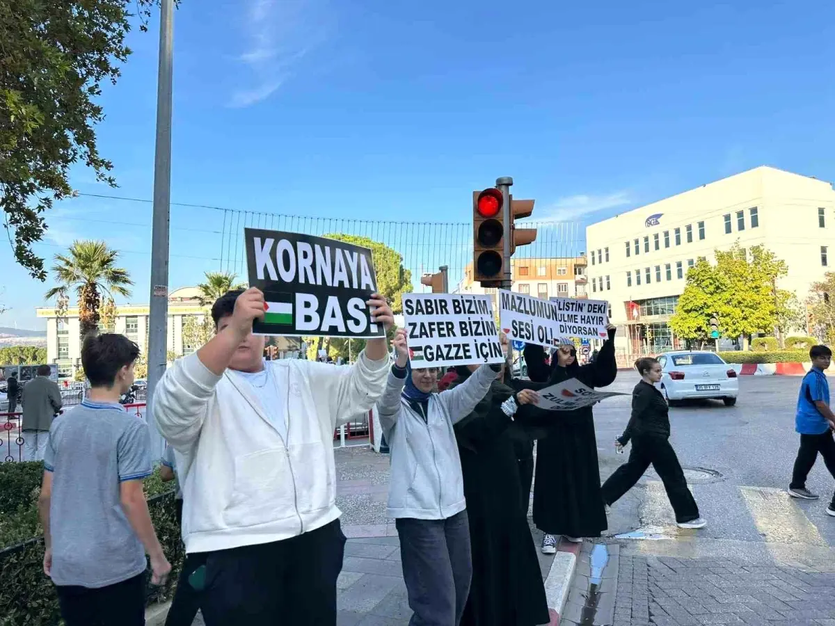 Manisa’da Filistin İçin Kornalı Destek Eylemi