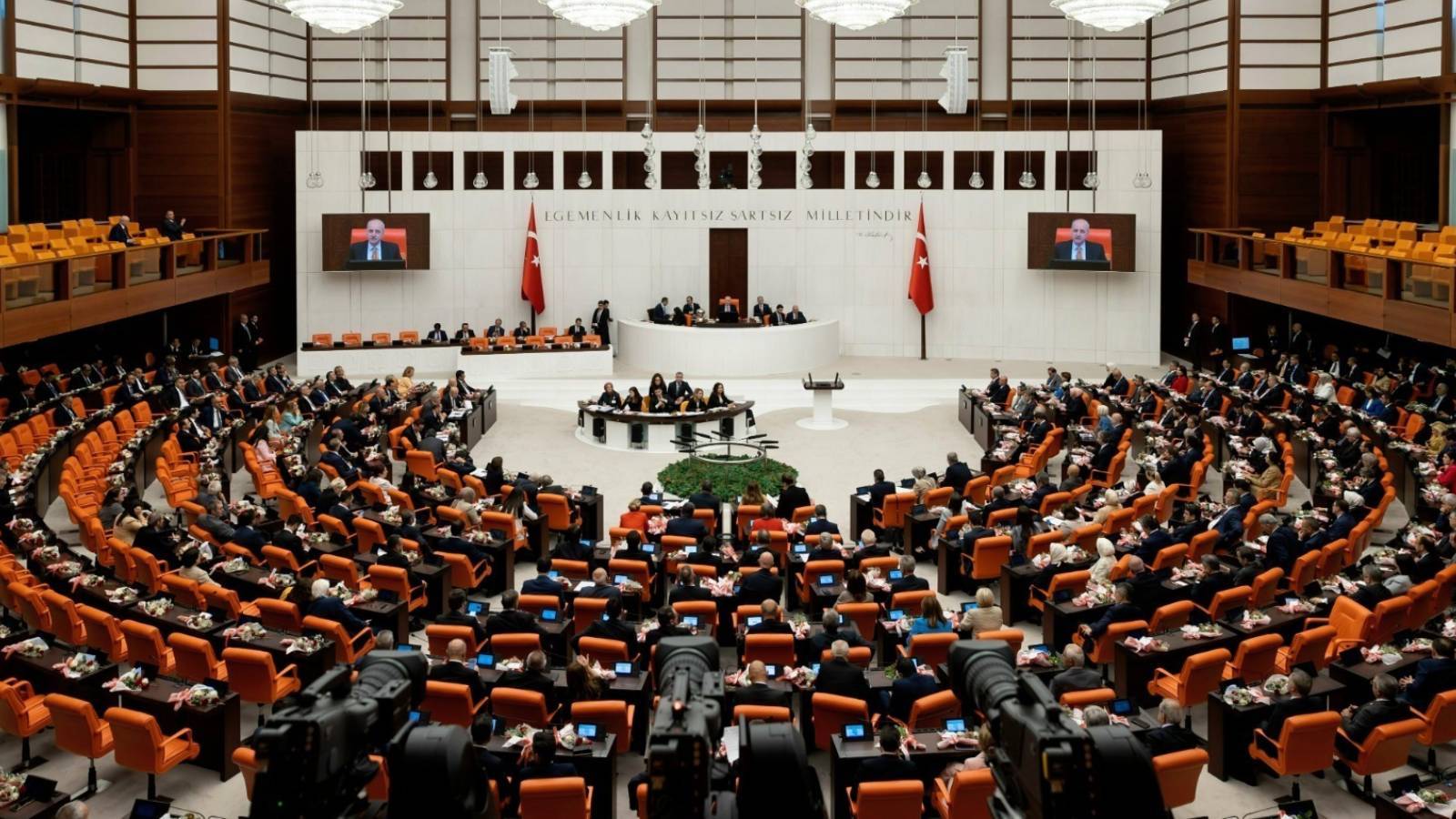 Suriye ve Irak’a asker göndermeye ilişkin Cumhurbaşkanlığı tezkeresi TBMM Başkanlığı’na sunuldu: PKK, Suriye merkezi yönetimine entegre olmaya yönelik adım atmayı reddediyor