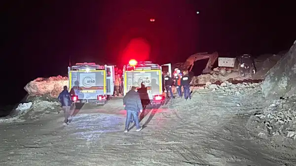 Sivas’ta maden ocağında göçük: Şantiye müdürü için çalışma başlatıldı