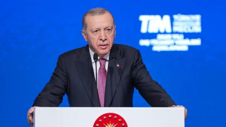 cumhurbaskani-erdogan-2025te-ihracat-rekoru-kirildi-KSXuN2f2.jpg