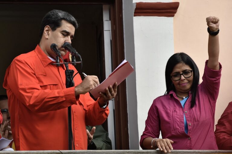 maduro-ihanete-mi-ugradi-koltuguna-oturan-delcy-rodriguezin-abd-ile-gorustugu-iddia-edildi-ksPyshAI.jpg