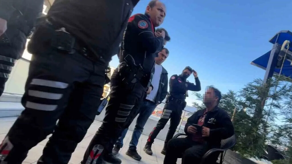 alkollu-vatandas-ekipleri-harekete-gecirdi-I1a9GXSr