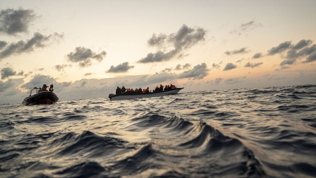 libya-aciklarinda-404-kacak-gocmen-kurtarildi-m2ZyGnLW