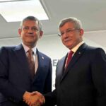 ozgur-ozelden-davutogluna-ziyaret-ziGIXxae