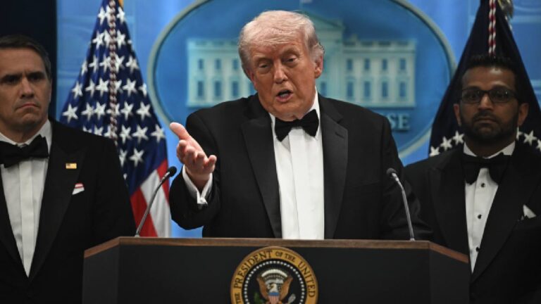 trumpin-iddiasi-iran-bir-anlasma-yapmak-icin-can-atiyor-NmLfAMKG