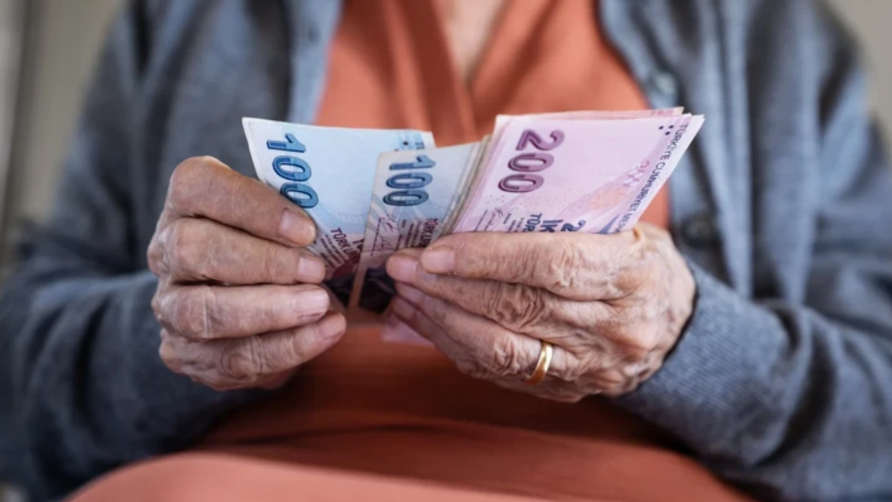 Emekliye verilecek 2 zam netleşmeye başladı: Merkez Bankası veriyi açıkladı