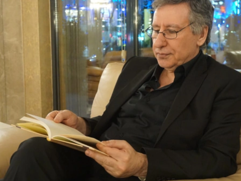 Mustafa aydoganla dile dair kitapcilardaki yerini aldi NNpSSECy